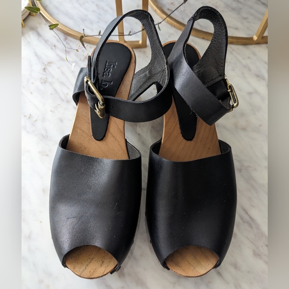 Lisa B Peep Toe Wooden Clog - Picture 13 of 15